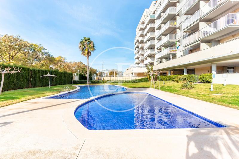 Foto 9241fdff-db61-4f4d-a6c6-f9f27989f6cc. Rent penthouse with heating parking pool in Platja de la Pobla de Farnals Pobla de Farnals (la)