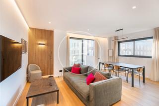 Rent Flat  Carrer de vidal i de valenciano. Apartamento de obra nueva en alquiler, frente al mar