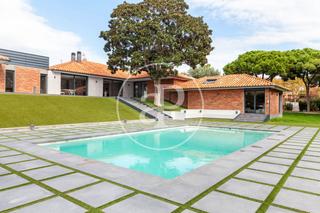 Haus  Carrer maria canaleta. Casa en venta en el masnou