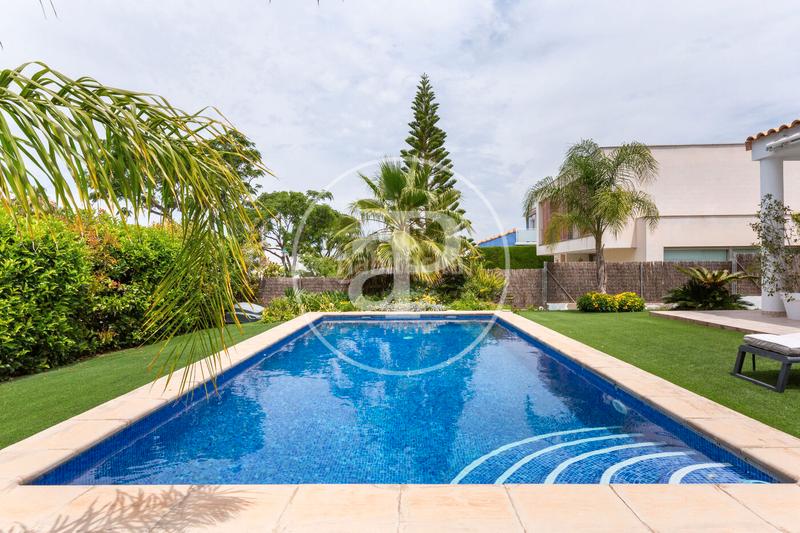 Foto 67f12f36-8ca1-4ded-b825-57617e442a06. Casa con riscaldamento parcheggio piscina in Torre en Conill-Cumbres de San Antonio Bétera