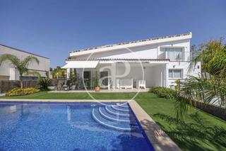 Location Appartement  Carrer tórtora. Chalet independiente en alquiler en torre conillcumbres de san a