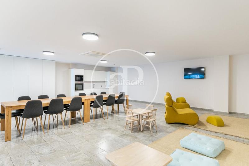 Foto 47ee2d32-ffe5-4185-bbf2-8a726ce7ed57. Haus mit parking pool in Finestrelles Esplugues de Llobregat