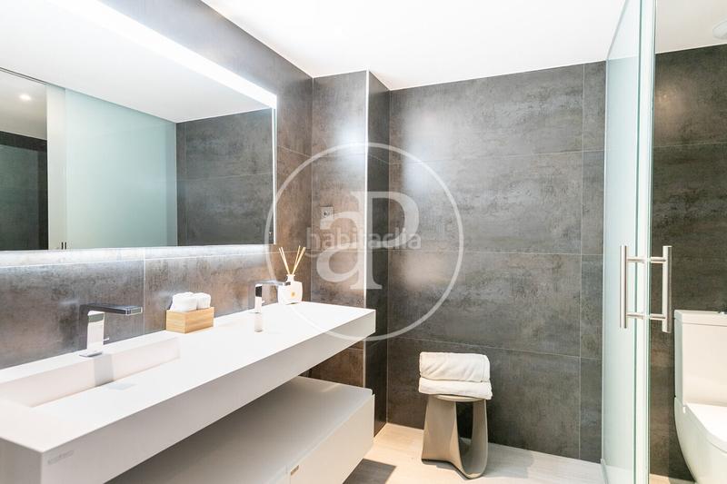 Foto 648cf1e3-85b9-4c90-ae24-ada73a730d70. Haus mit parking pool in Finestrelles Esplugues de Llobregat