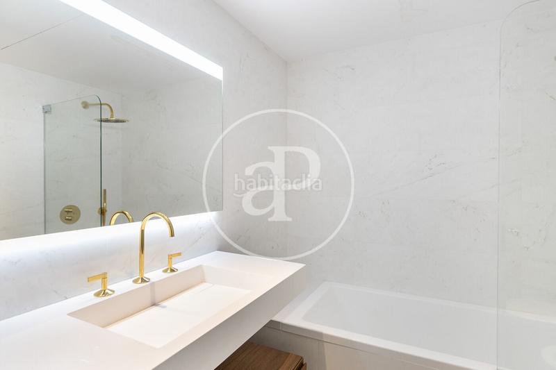 Foto ca91725d-5c24-4bbc-9870-c0d66a390f4f. Haus mit parking pool in Finestrelles Esplugues de Llobregat