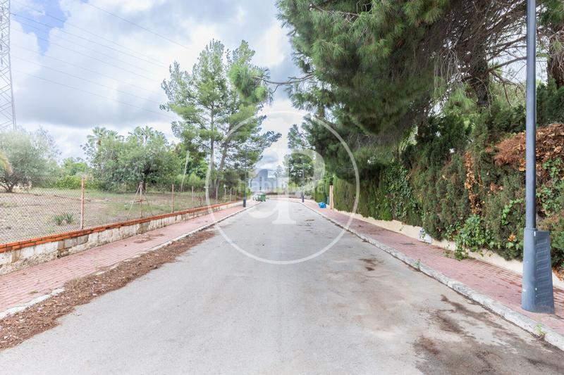 Foto e7b430e5-fbbc-4e9b-8e4a-de56f00341cd. Residential plot in Casas Verdes Paterna