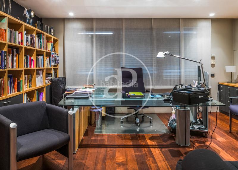 Foto 2cd31917-79dc-468a-9a43-74e47608f001. Casa adossada amb aparcament piscina a Sant Andreu de Palomar Barcelona