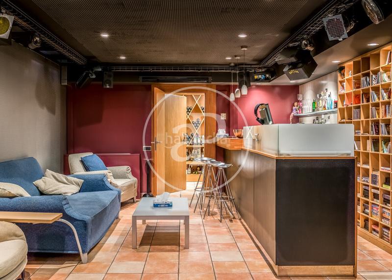 Foto 44840256-7efc-4ade-a0f5-3e72089c3562. Casa adossada amb aparcament piscina a Sant Andreu de Palomar Barcelona