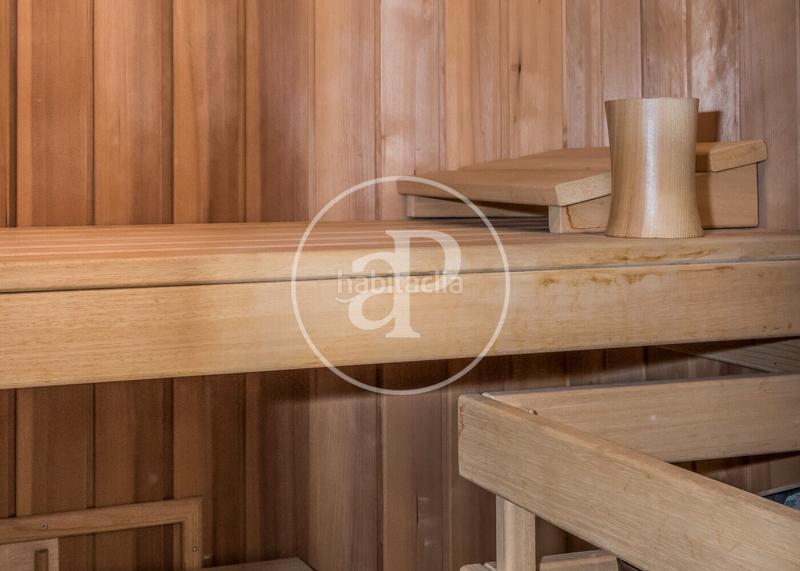 Foto 5749c787-2f7a-42f6-9876-1503e16473bc. Casa adossada amb aparcament piscina a Sant Andreu de Palomar Barcelona