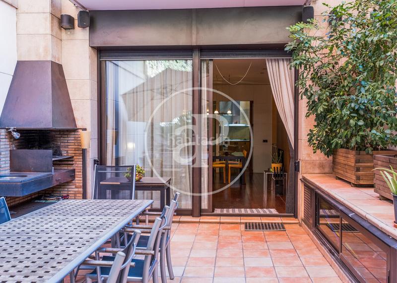 Foto 63f74efc-41e3-4238-a412-f628b18c334e. Casa adossada amb aparcament piscina a Sant Andreu de Palomar Barcelona