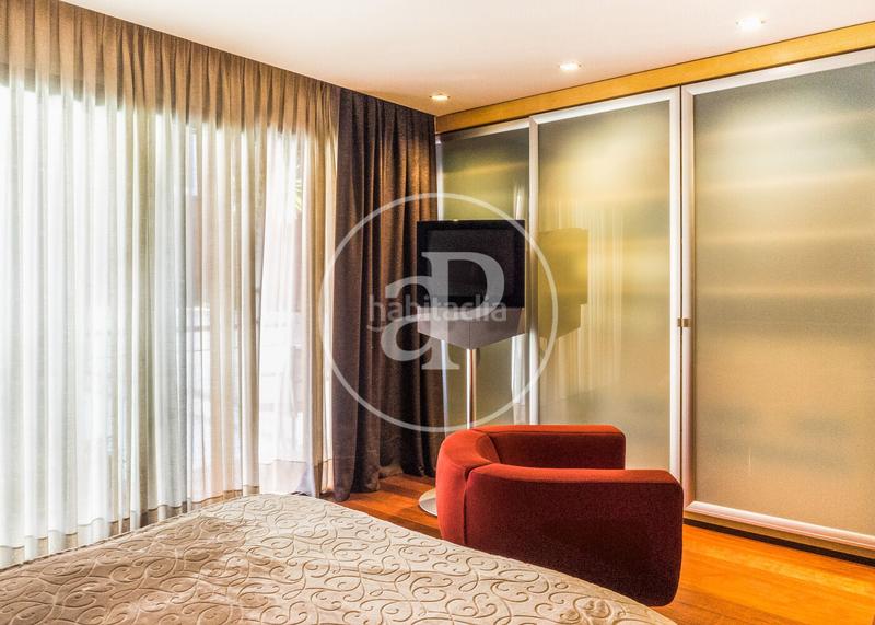 Foto 6f4fa174-ab10-4251-b989-eb8257492ca5. Casa adossada amb aparcament piscina a Sant Andreu de Palomar Barcelona