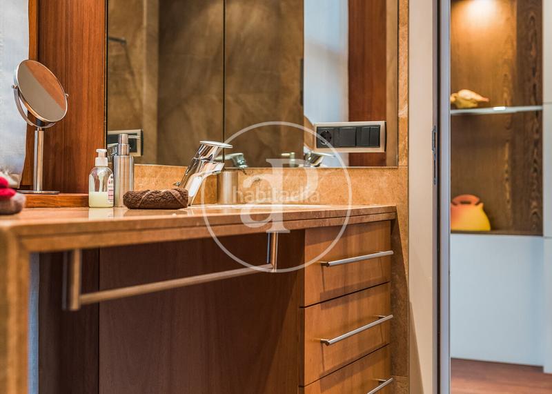 Foto 82044c4f-3ee1-447b-a3dd-e010e6695f31. Casa adossada amb aparcament piscina a Sant Andreu de Palomar Barcelona