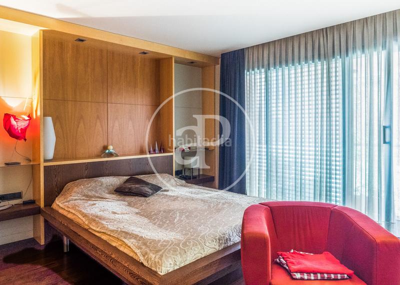 Foto a08a6948-d9e2-4113-a3d4-ff83d89c62c2. Casa adossada amb aparcament piscina a Sant Andreu de Palomar Barcelona