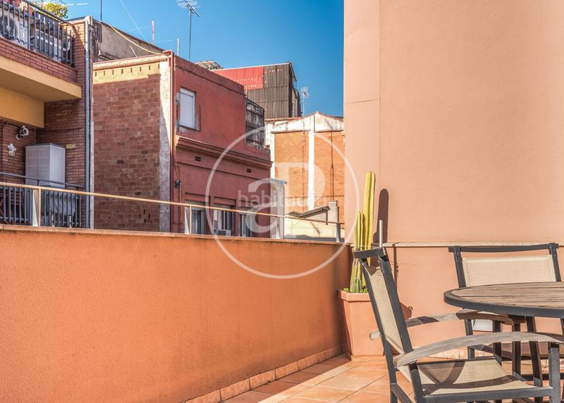 Foto b8fbb205-6248-4343-97e8-b7f099472315. Casa adossada amb aparcament piscina a Sant Andreu de Palomar Barcelona