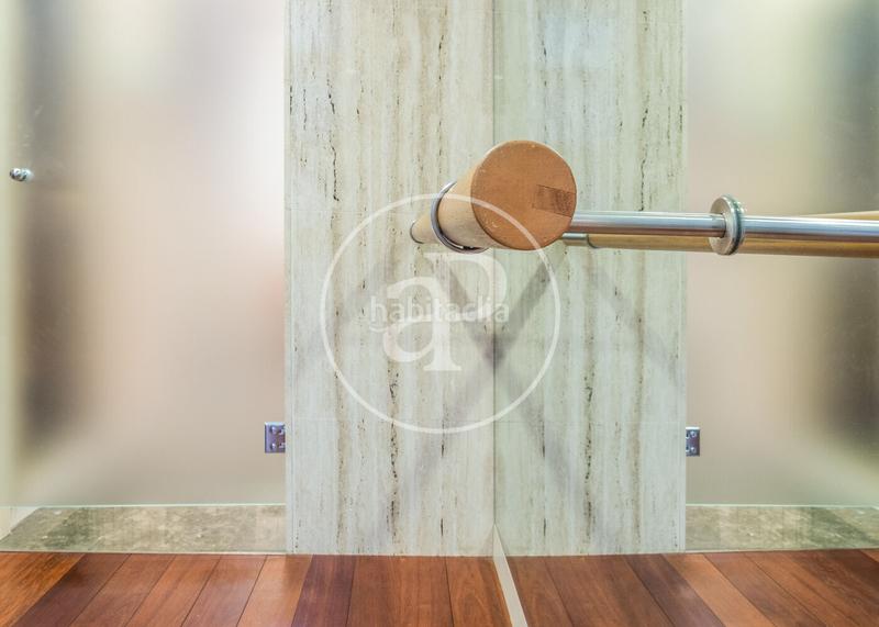 Foto cd05b21e-05b9-4eb4-8543-d7b7317d0cac. Casa adossada amb aparcament piscina a Sant Andreu de Palomar Barcelona