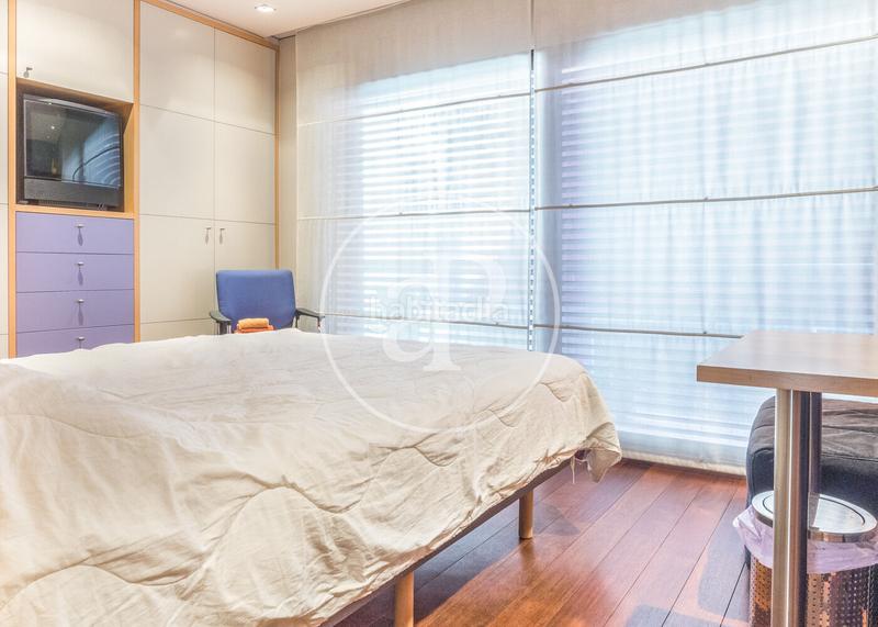 Foto d84db683-ead0-4933-a870-53964f31cad6. Casa adossada amb aparcament piscina a Sant Andreu de Palomar Barcelona