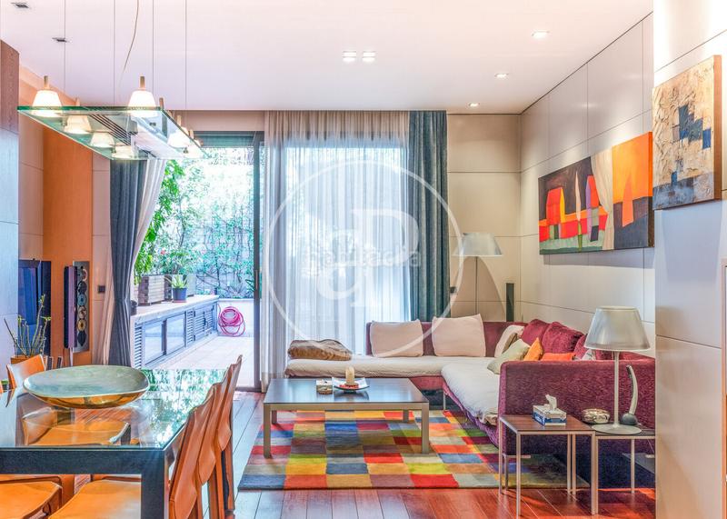 Foto dde206b5-4c40-4363-ad5d-23f6aa3b3111. Casa adossada amb aparcament piscina a Sant Andreu de Palomar Barcelona