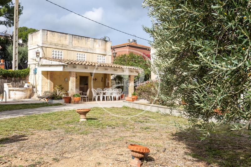 Foto 0c346fb8-7f9b-457a-8433-1aa136041d0d. Casa amb calefacció aparcament piscina a Les Fonts Terrassa