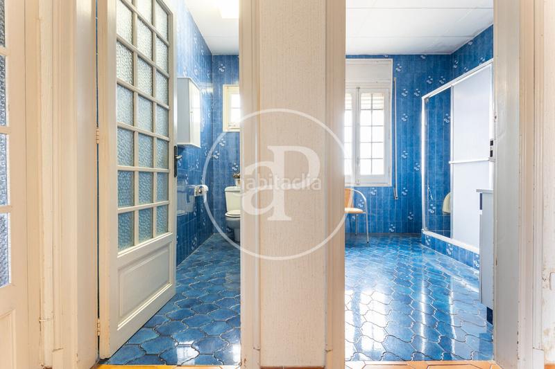 Foto 578ba1da-134d-48fc-805c-bbc8c93bc897. Casa amb calefacció aparcament piscina a Les Fonts Terrassa