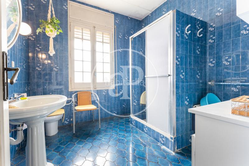 Foto 93dd08ad-7ff8-4874-b909-2674690db255. Casa amb calefacció aparcament piscina a Les Fonts Terrassa