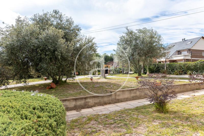 Foto d45e586f-3474-4317-b72f-ca28aa7f171e. Casa amb calefacció aparcament piscina a Les Fonts Terrassa