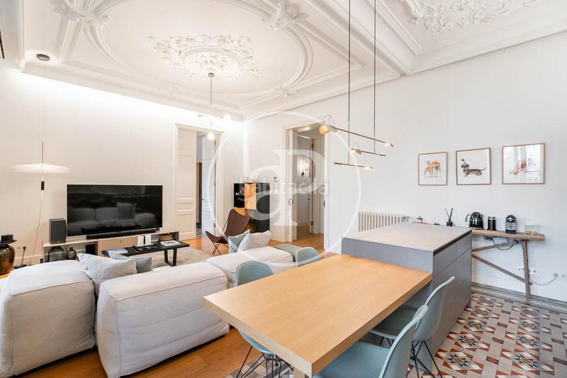 Foto 43f851f1-b0d9-4270-8b7c-296d43378619. Rent flat with heating pool in Fort Pienc Barcelona