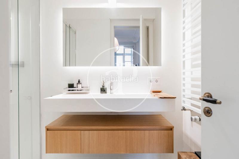 Foto df81dd8c-f474-4bc5-850a-44d4b1b444cb. Rent flat with heating pool in Fort Pienc Barcelona