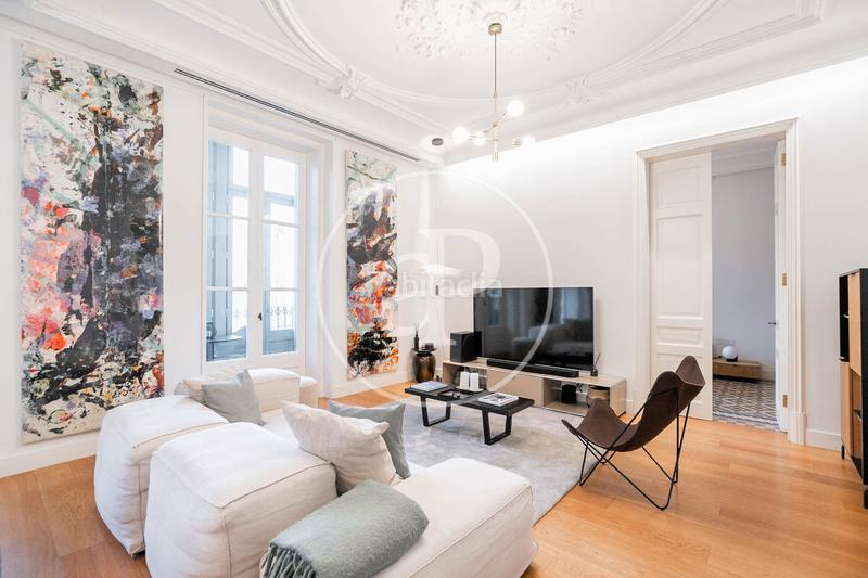 Foto e6be0460-f450-4d95-afd8-67ba71569566. Rent flat with heating pool in Fort Pienc Barcelona