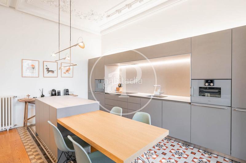 Foto ed1d3665-a7fc-4927-bb99-6894db7ca2a1. Rent flat with heating pool in Fort Pienc Barcelona