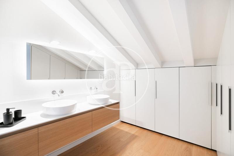 Foto 8926571b-c2f9-49d0-961e-a34b7b4aa555. Rent flat with heating pool in Fort Pienc Barcelona