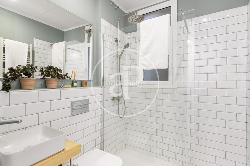 Foto d3533d23-df84-40dd-bf61-87b10cfb4854. Piso  en venta en la nova eixample esquerra en Barcelona