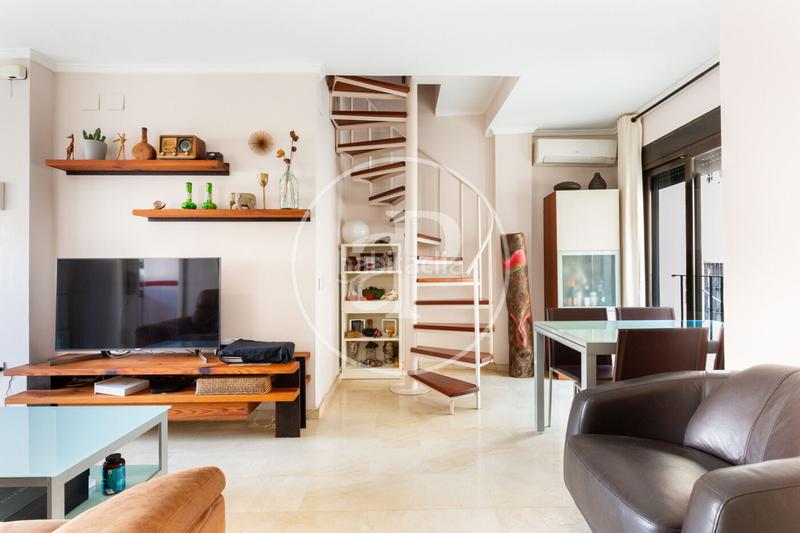 Foto 3bc1ff10-1064-43d4-b66e-c6db8cf21590. Attico con riscaldamento in El Mercat Valencia