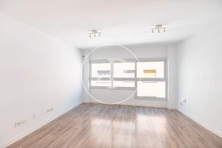 Pis  Carrer de bacardí. Ático en venta en el barrio de sants