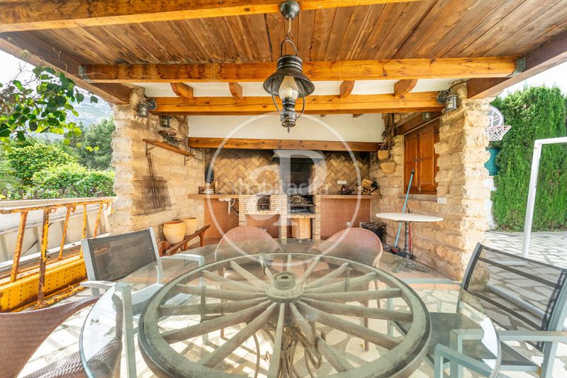 Foto 2904117a-de99-4857-819f-c348fc8db679. Casa amb calefacció aparcament piscina a El Montgó Dénia