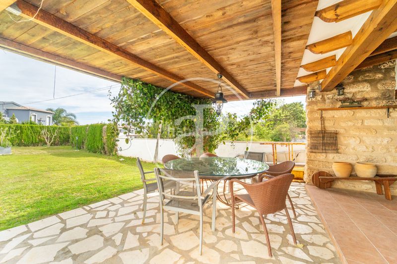 Foto 5c30f0f7-add4-4028-aa05-1afbc49e8361. Casa amb calefacció aparcament piscina a El Montgó Dénia