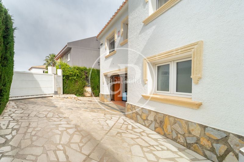 Foto 6570ffc0-3b9e-4ad6-9458-1dff25eee101. Casa amb calefacció aparcament piscina a El Montgó Dénia