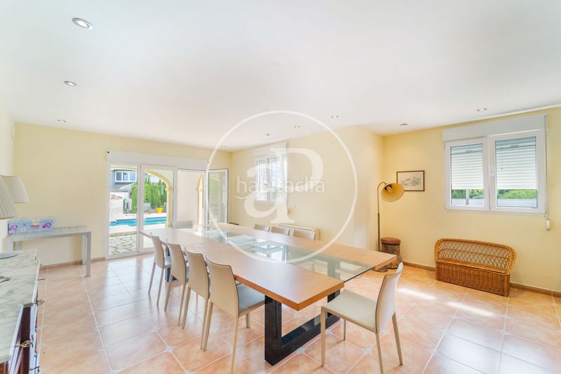 Foto c35e6f68-8902-4e85-87f1-4c7464f175b8. Casa amb calefacció aparcament piscina a El Montgó Dénia