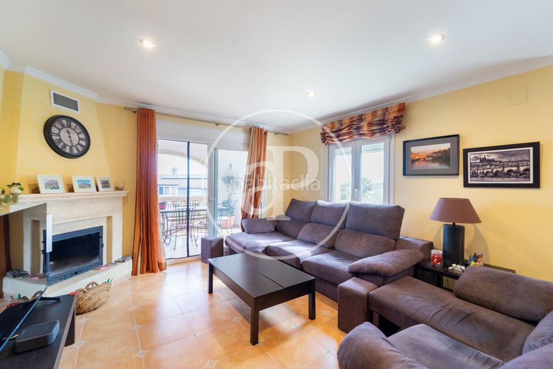 Foto d60be536-14ca-4fb8-87a8-dc04dcb1e20d. Casa amb calefacció aparcament piscina a El Montgó Dénia