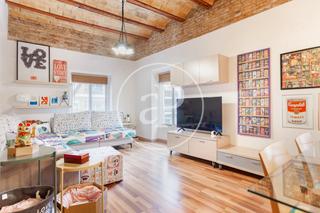 Miete Etagenwohnung  Carrer de pere aleixandre. Piso en alquiler en montolivet