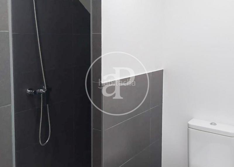 Foto 07907147-f514-4afb-a01b-3a68a10e0035. Piso estudio en venta en el barrio de sants en Sants-Badal Barcelona