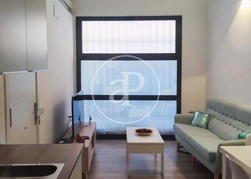 Foto b8b1369c-d217-4b48-8778-8692feff381a. Piso estudio en venta en el barrio de sants en Sants-Badal Barcelona