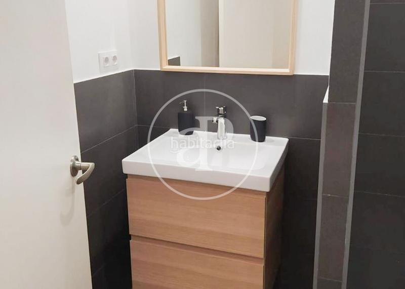 Foto e4b47d1d-9236-4f6e-a10a-8c49ab34eedc. Piso estudio en venta en el barrio de sants en Sants-Badal Barcelona