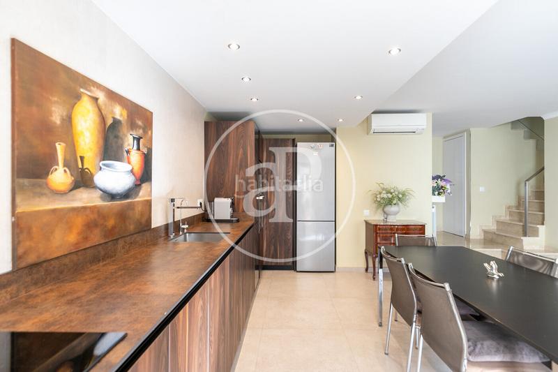 Foto 454dfbc5-4a93-470f-9b96-7334041beae4. Duplex avec chauffage parking dans Can Baró Barcelona