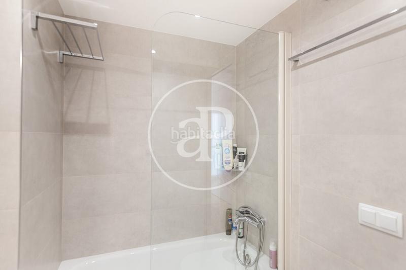 Foto 57b6ee66-b111-4f4e-b888-d219682e7d55. Duplex avec chauffage parking dans Can Baró Barcelona