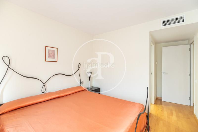 Foto 602812bf-b6ae-4efb-8f21-5f3d8f30e391. Duplex avec chauffage parking dans Can Baró Barcelona