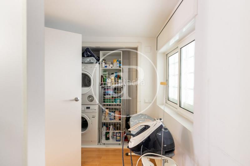 Foto 7c514709-e51a-46de-a751-a5b345058e37. Duplex avec chauffage parking dans Can Baró Barcelona