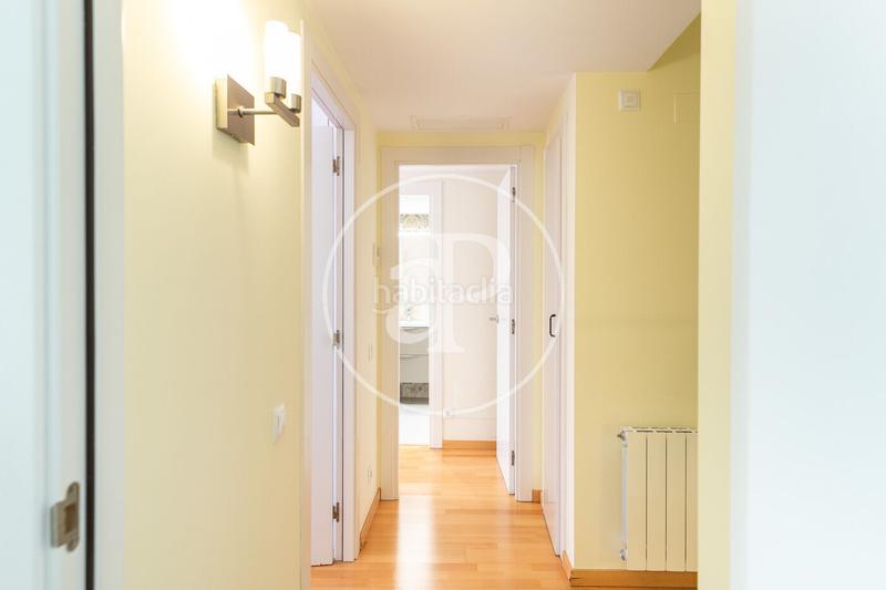 Foto 88d6156f-040a-475b-b902-a132e01e712a. Duplex avec chauffage parking dans Can Baró Barcelona