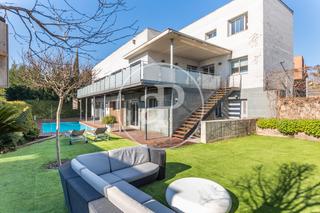 Maison  Carrer del brillant. Casa en venta en can mates