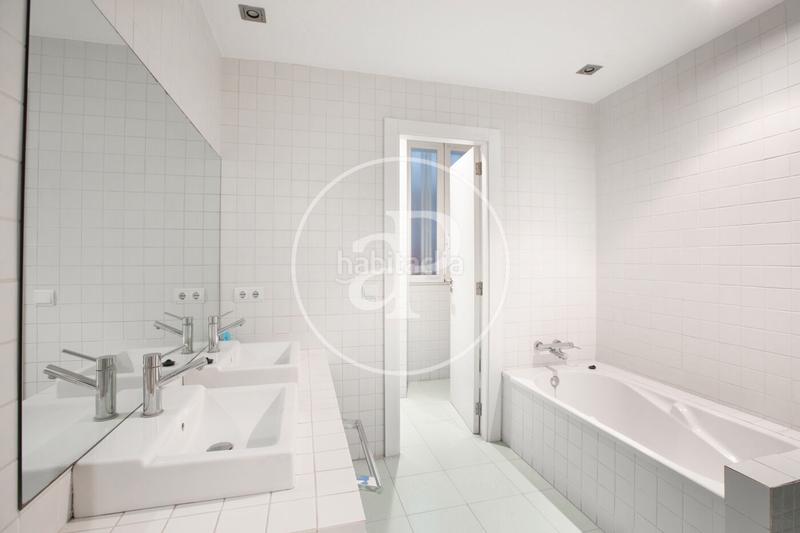 Foto a7e8a60c-4bbf-465d-801f-793fbc44f4d3. Appartamento con riscaldamento in Russafa Valencia