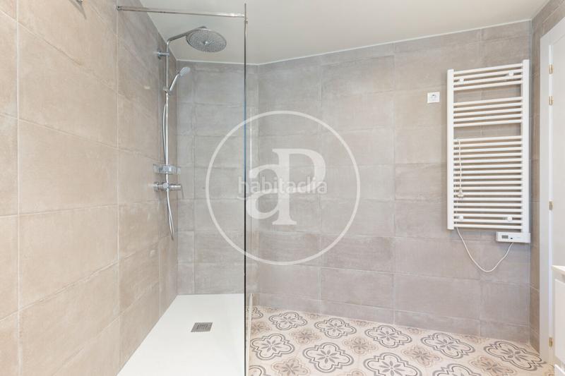 Foto acd497be-d7c2-4e1c-b5f9-dba6e8a1850d. Affitto attico con riscaldamento in Sant Francesc Valencia