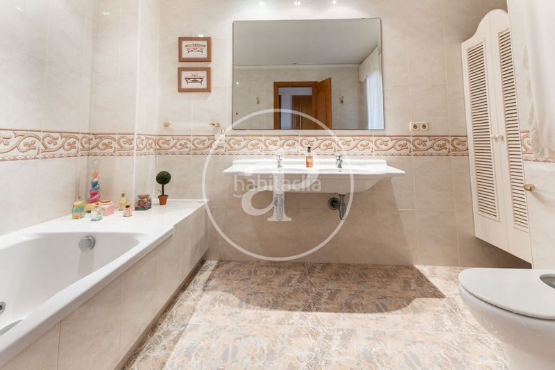 Foto c83cb31e-bd37-4690-9230-05b573e7453f. Casa amb calefacció aparcament piscina a Alfinach - Monasterios Puçol